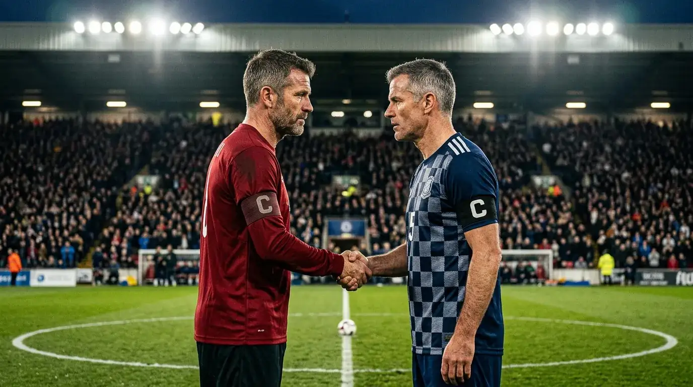 Zwei erfahrene Fussballstars stehen sich vor dem Anpfiff im Mittelkreis eines Stadions gegenüber